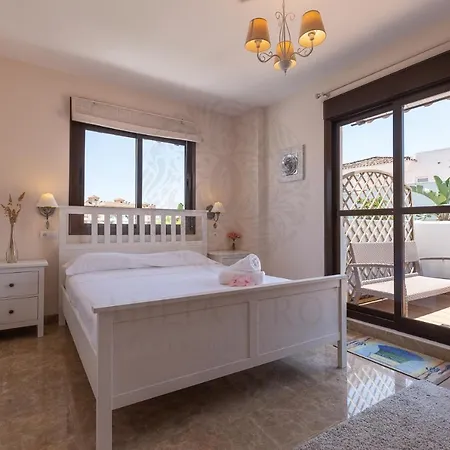 Golf Hills Suite Apartment Estepona * エステポナ